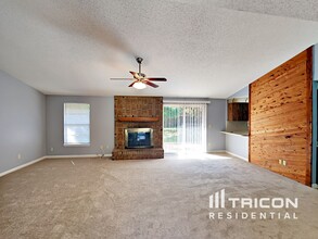 1059 Rene Ct in Orange Park, FL - Building Photo - Building Photo