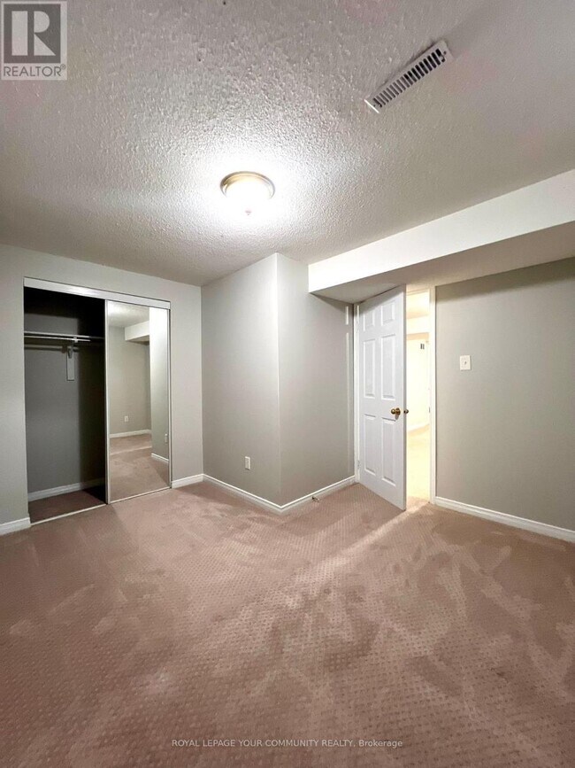 65 Dakin Dr in Ajax, ON - Building Photo - Building Photo