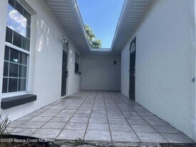 2027 Wallace Ave in Melbourne, FL - Building Photo