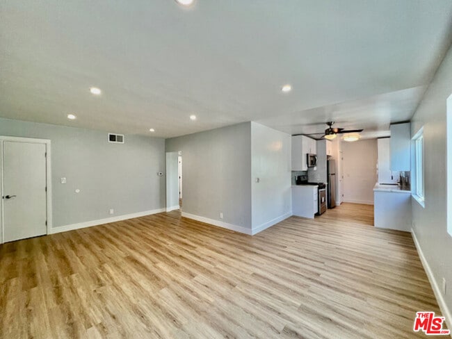 2012 S Bedford St in Los Angeles, CA - Building Photo - Building Photo