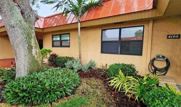 4108 La Costa Cove in Bradenton, FL - Building Photo - Building Photo