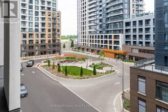 8-428 Beverley Glen Blvd in Vaughan, ON - Building Photo - Building Photo