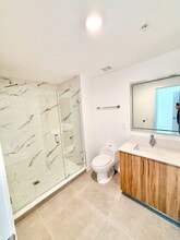 1940 Van Buren St, Unit 801 in Hollywood, FL - Building Photo - Building Photo