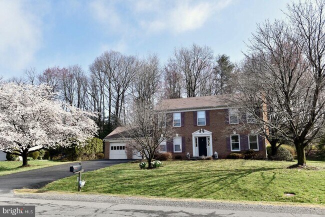 property at 11778 Hollyview Dr
