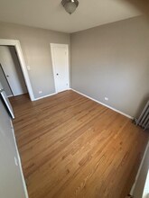 6926 S Oglesby Ave in Chicago, IL - Building Photo - Building Photo