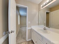 238 Hampton Dr photo'