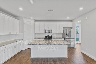 815 Ponds Edge Ln in Euless, TX - Building Photo - Building Photo