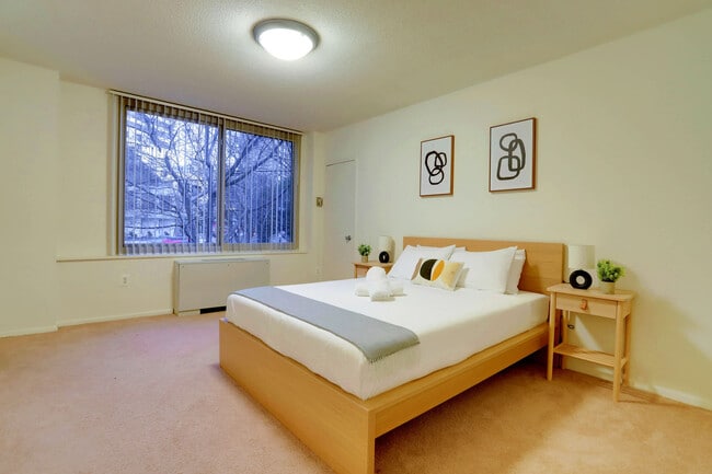 1600 S Eads St in Arlington, VA - Building Photo - Building Photo