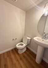 348 SE Shetterly Dr in Dallas, OR - Building Photo - Building Photo