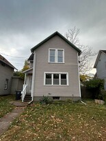 1704 13th Ave in Moline, IL - Building Photo