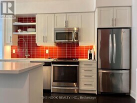 525 Adelaide St W in Toronto, ON - Building Photo