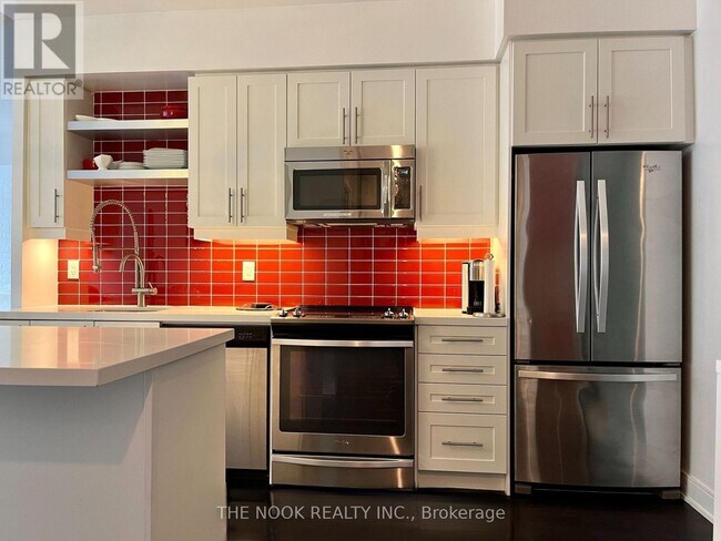 property at 525 Adelaide St W