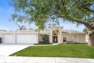 4411 Blantyre Pl in Valrico, FL - Building Photo
