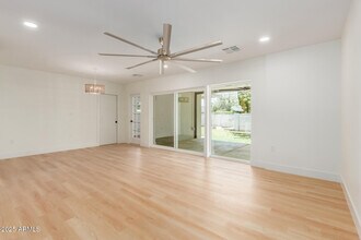 1311 E 2nd Pl in Mesa, AZ - Foto de edificio - Building Photo