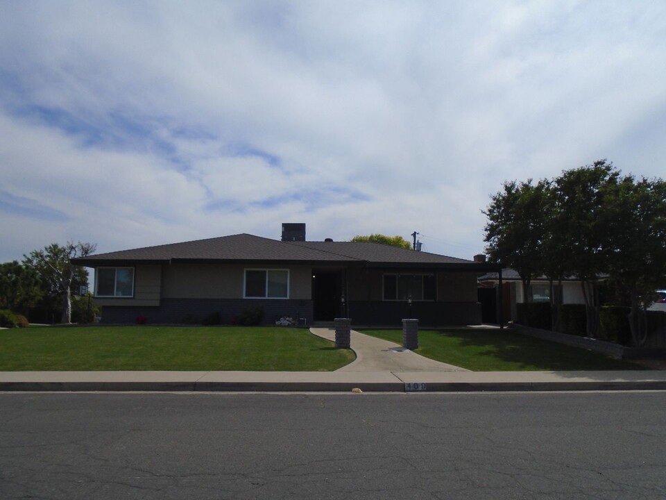 409 Pilot Ave in Bakersfield, CA - Foto de edificio