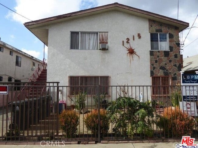 property at 1215 S Ardmore Ave