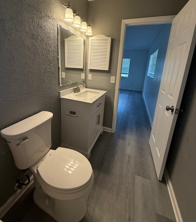 5064 Springwood Rd in Spring Hill, FL - Building Photo - Building Photo