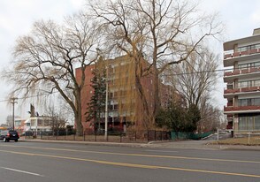 800 Kennedy Rd in Toronto, ON - Building Photo