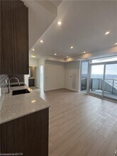 25 Wellington St S in Kitchener, ON - Building Photo - Building Photo