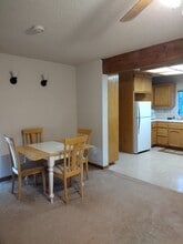 1200 Aurora Ln in Pollock Pines, CA - Foto de edificio - Building Photo