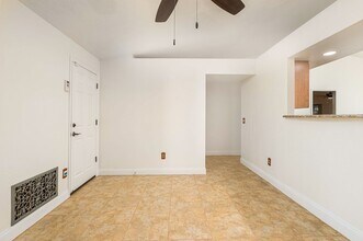 540 S Center St in Ormond Beach, FL - Building Photo - Building Photo