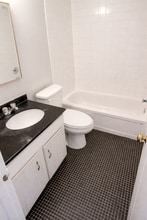 2804 Carriage Dr in Winston-Salem, NC - Building Photo - Building Photo