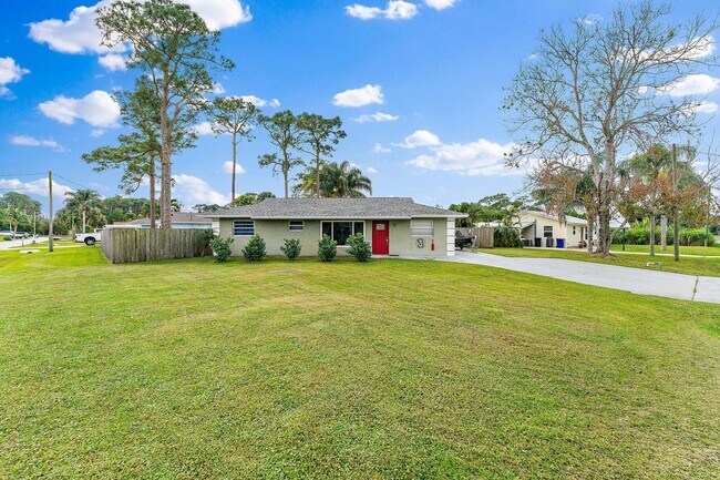 5854 SE Orange Blossom Trail in Hobe Sound, FL - Building Photo - Building Photo