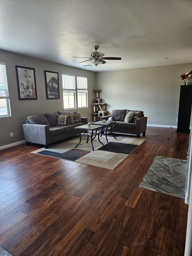 7204 Mountain Den Ave, Unit Room 2 in Las Vegas, NV - Building Photo - Building Photo