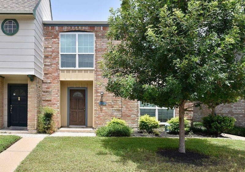11002 Hammerly Blvd in Houston, TX - Foto de edificio