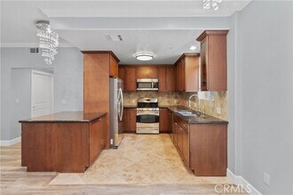 11280 La Maida St in Los Angeles, CA - Building Photo - Building Photo