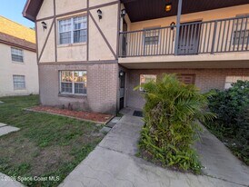 3112-3121 Sir Hamilton Cir in Titusville, FL - Building Photo