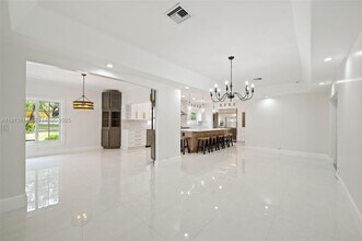 13000 Old Cutler Rd in Miami, FL - Building Photo - Building Photo