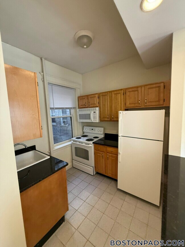 32 Queensberry St
