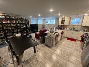 118 Holland St, Unit #1A in Somerville, MA - Building Photo - Building Photo