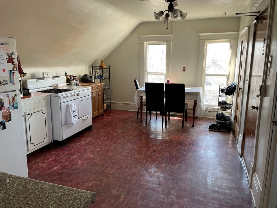 1822 Pierce St NE, Unit Upper in Minneapolis, MN - Building Photo