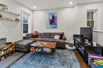 856 N Hermitage Ave in Chicago, IL - Building Photo - Building Photo