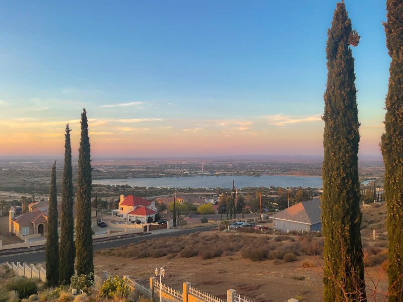 238 Lakeview Dr in Palmdale, CA - Building Photo