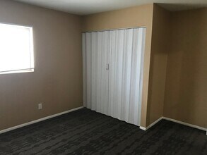 867 Flagstone Way in Las Vegas, NV - Building Photo - Building Photo