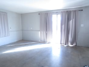 934 Plaza Serena in Ontario, CA - Foto de edificio - Building Photo