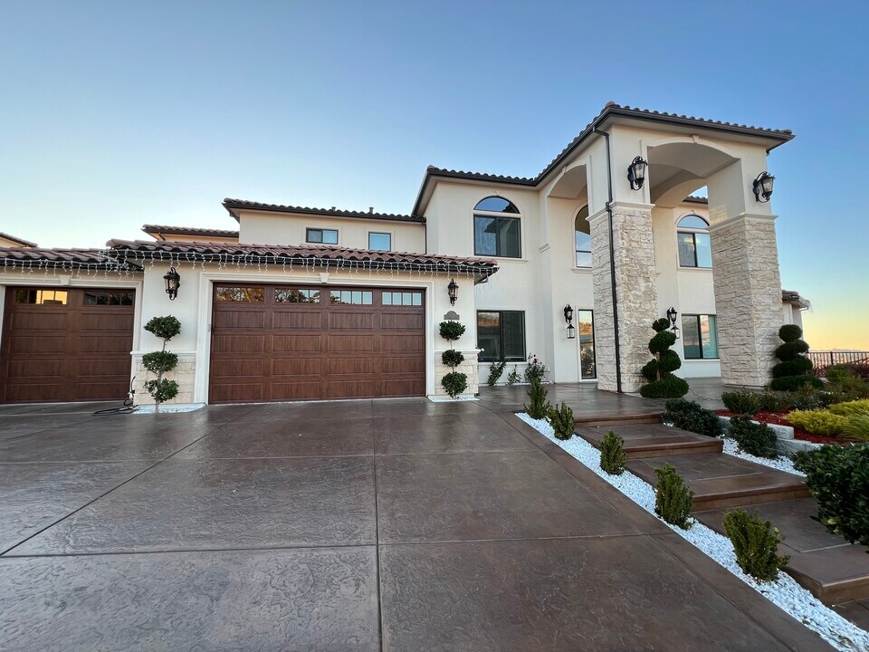 719 Townsend Ct, Unit 2 in Folsom, CA - Building Photo