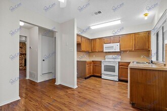 800 Bluebonnet Dr in Keller, TX - Building Photo - Building Photo