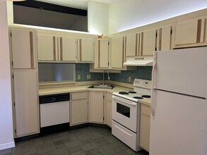 4864 Sable Pine Cir in West Palm Beach, FL - Building Photo - Building Photo