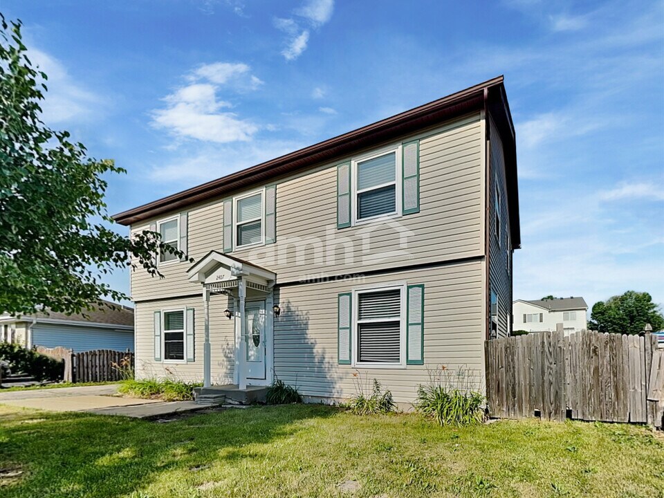 2407 Joe Adler Dr in Plainfield, IL - Building Photo