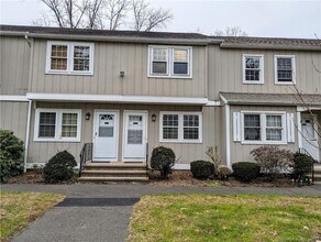 10 Scuppo Rd in Danbury, CT - Building Photo - Building Photo