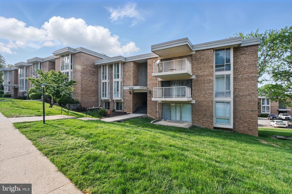 2630 Wagon Dr in Alexandria, VA - Building Photo