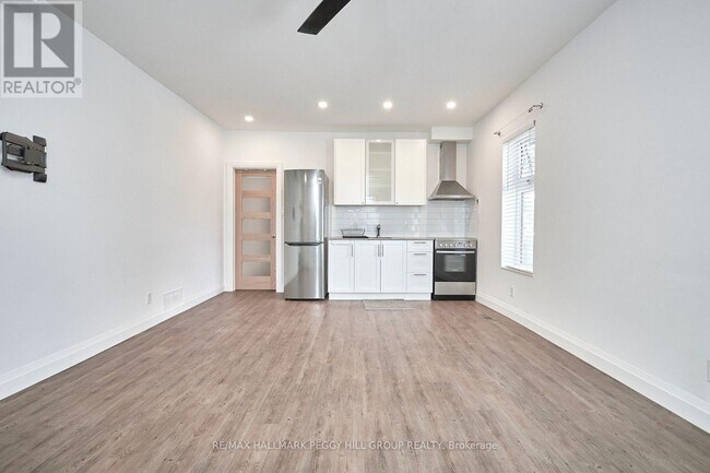 77 Victoria St in Barrie, ON - Building Photo - Building Photo