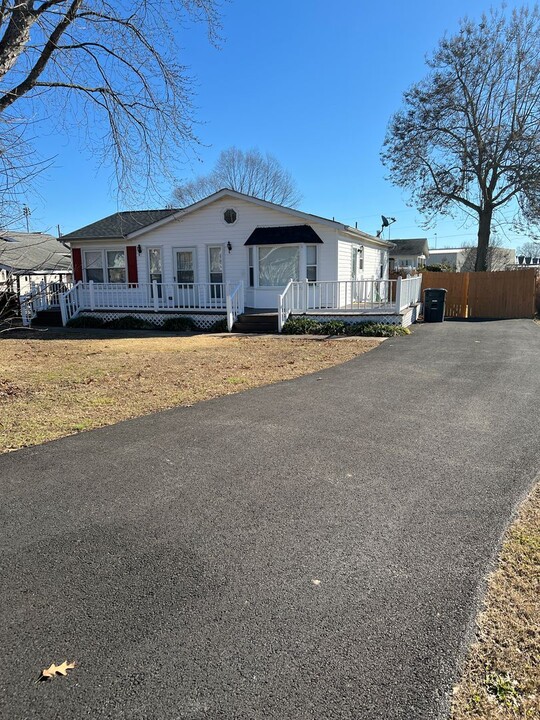 218 2nd St in Colonial Beach, VA - Building Photo