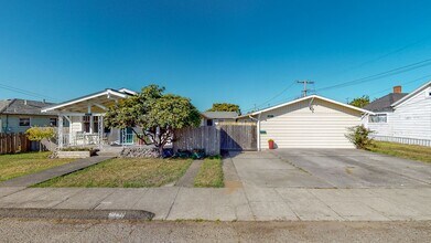 293 G St in Arcata, CA - Building Photo - Building Photo