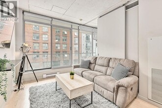 383-383 Cumberland St in Ottawa, ON - Building Photo - Building Photo