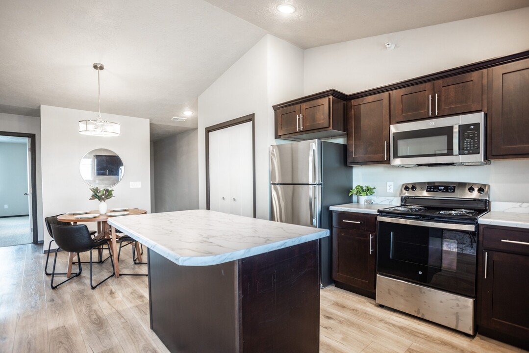 Granite Townhomes in Tea, SD - Building Photo